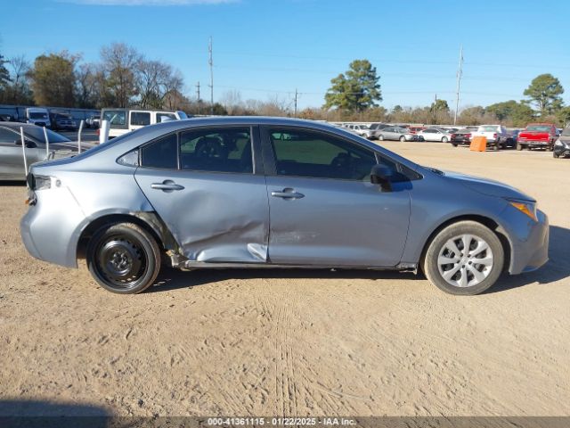 5YFEPMAE3NP335687 Toyota COROLLA LE