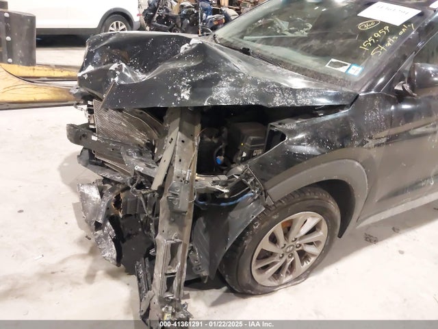 KM8J3CA49JU747939 Hyundai TUCSON SEL