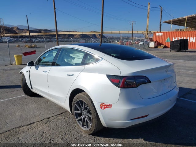 2018 TESLA MODEL 3 5YJ3E1EB5JF066738 Photo 2