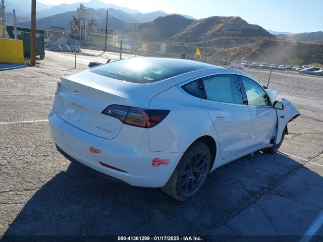 2018 TESLA MODEL 3 5YJ3E1EB5JF066738 Photo 3