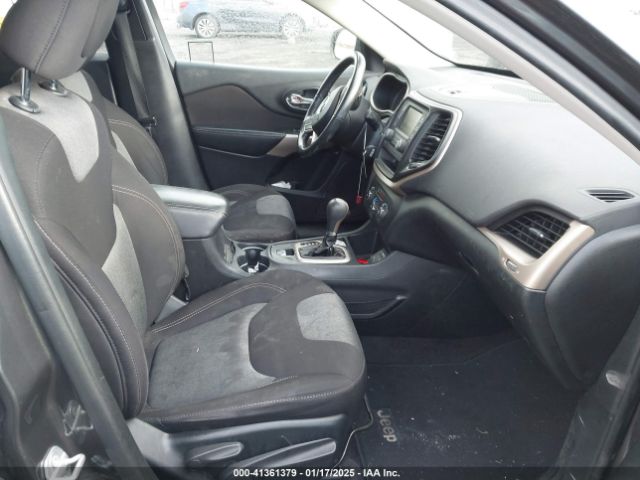 1C4PJLAB8HW580846 Jeep Cherokee Altitude Fwd