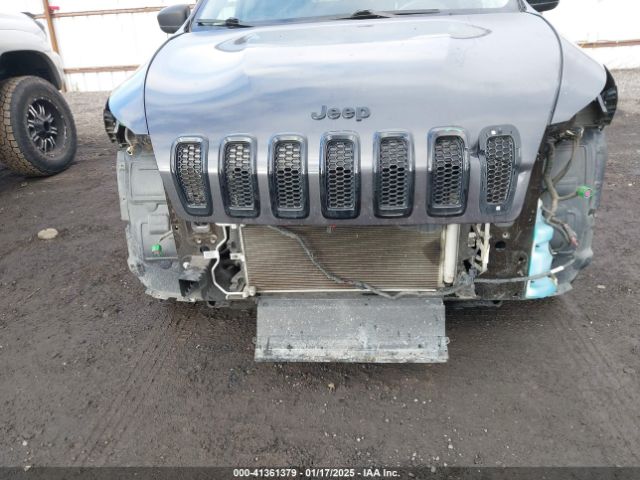 1C4PJLAB8HW580846 Jeep Cherokee Altitude Fwd