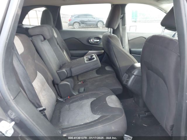 1C4PJLAB8HW580846 Jeep Cherokee Altitude Fwd