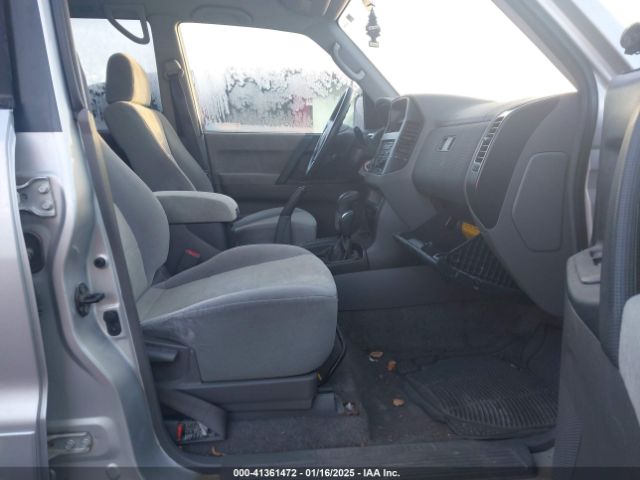 2001 MITSUBISHI MONTERO JA4MW31R71J039205 Photo 4