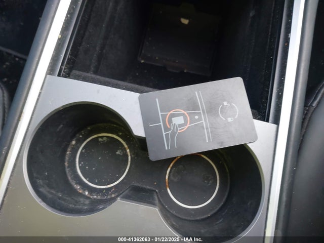 2022 TESLA MODEL Y 7SAYGDEE4NA008363 Photo 10