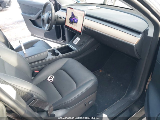2022 TESLA MODEL Y 7SAYGDEE4NA008363 Photo 4