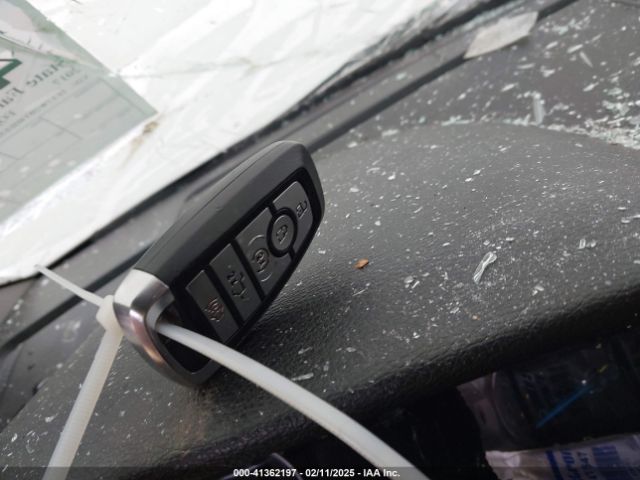 1FT7W2BT4HEE52421 Ford F-250 Lariat