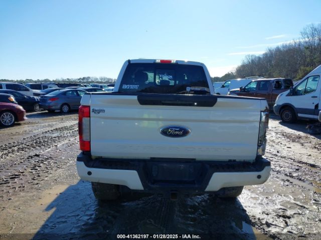 1FT7W2BT4HEE52421 Ford F-250 Lariat