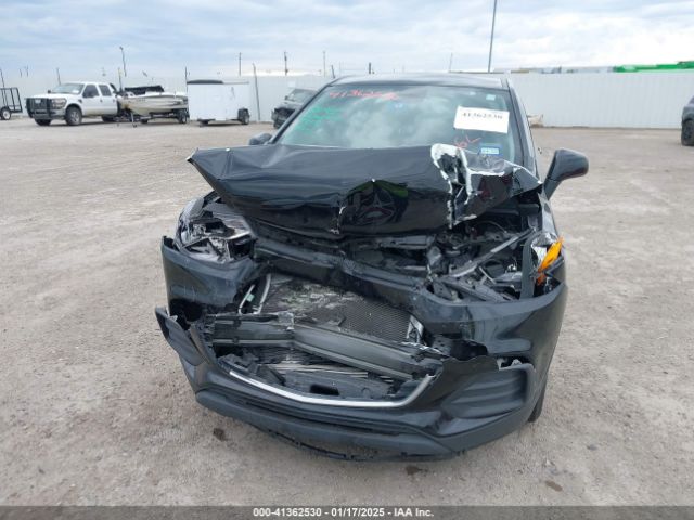 3GNCJKSB4LL196656 Chevrolet Trax Fwd Ls