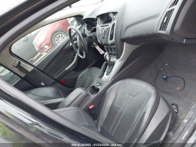 1FADP3K23EL258943 Ford FOCUS SE