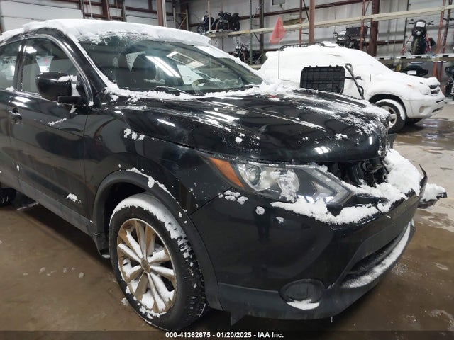 JN1BJ1CR8JW280872 Nissan Rogue Sport S