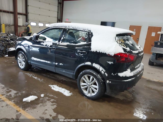 JN1BJ1CR8JW280872 Nissan Rogue Sport S