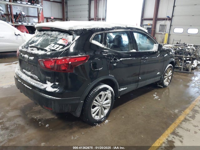 JN1BJ1CR8JW280872 Nissan Rogue Sport S