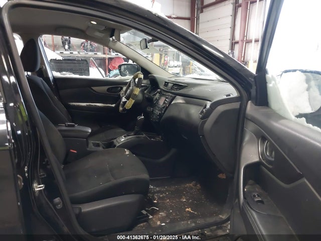 JN1BJ1CR8JW280872 Nissan Rogue Sport S