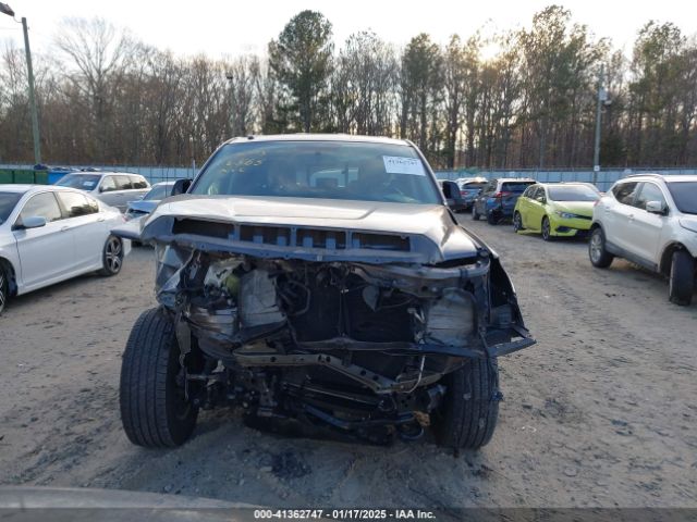 5TFUW5F10FX446565 Toyota Tundra Sr5 5.7l V8