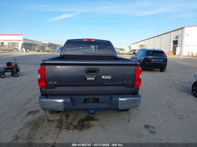5TFUW5F10FX446565 Toyota Tundra Sr5 5.7l V8