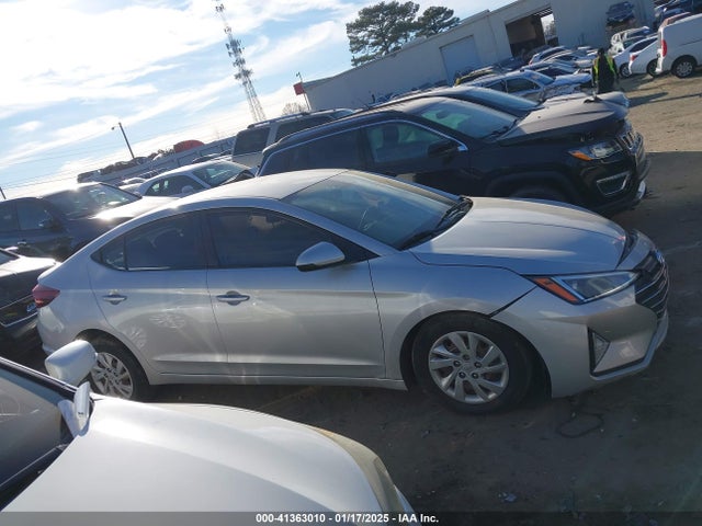 Hyundai ELANTRA SE 2019 5NPD74LF4KH492686 Image 13