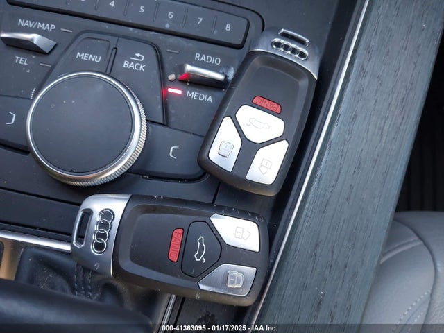 Audi A5 2.0t Premium 2018 WAUWNGF52JN012739 Image 11