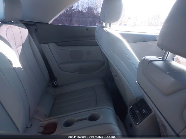 Audi A5 2.0t Premium 2018 WAUWNGF52JN012739 Image 8