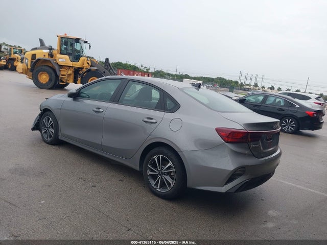 KIA Forte Lxs 2023 3KPF24AD6PE571796 Image 3