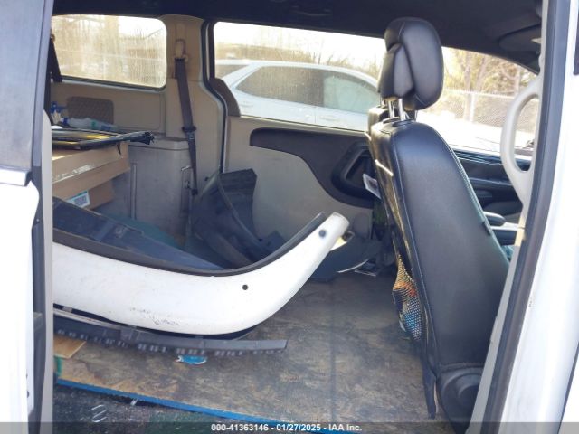 2C4RDGCG2KR775177 Dodge Grand Caravan Sxt