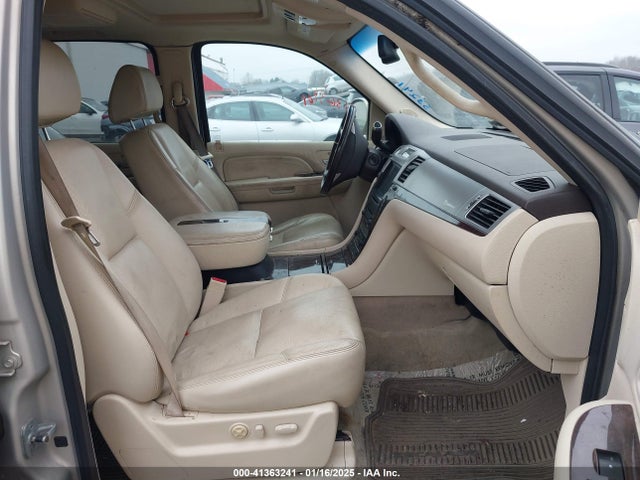 2008 CADILLAC ESCALADE ESV 1GYFK66868R242300 Photo 4