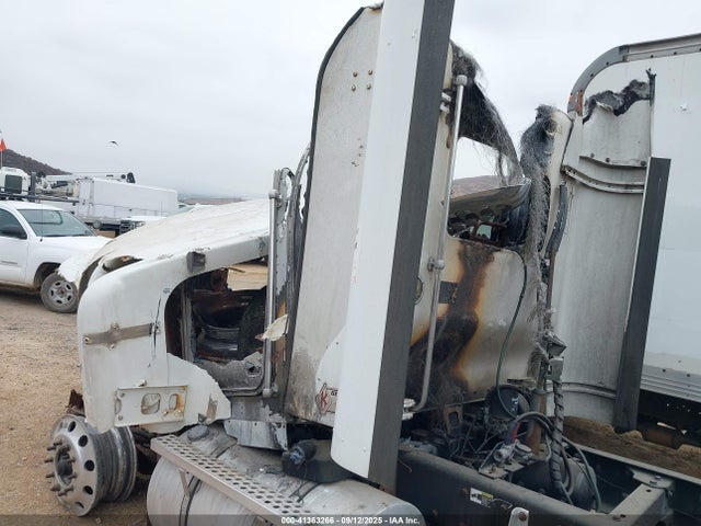 41363266 :رقم المزاد ، 3WKAD79X4CF307003 vin ، 2012 Kenworth Construction T660 مزاد بيع