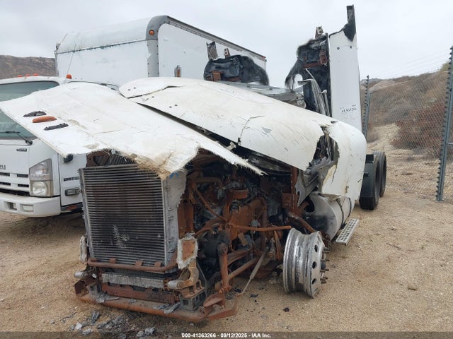 41363266 :رقم المزاد ، 3WKAD79X4CF307003 vin ، 2012 Kenworth Construction T660 مزاد بيع