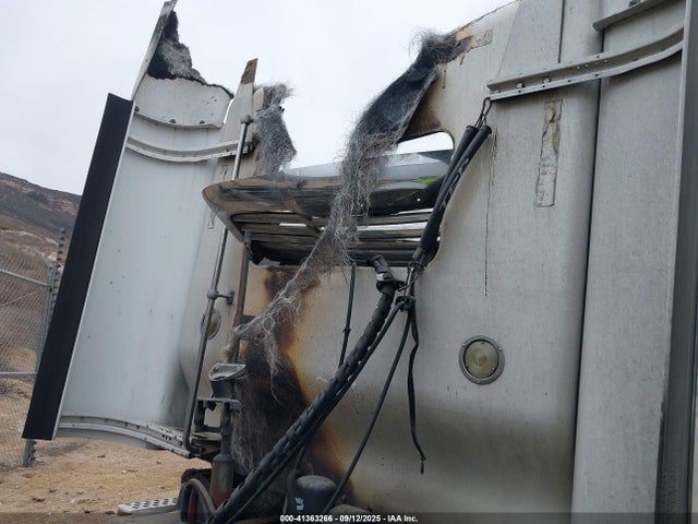 41363266 :رقم المزاد ، 3WKAD79X4CF307003 vin ، 2012 Kenworth Construction T660 مزاد بيع