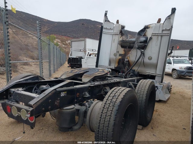 41363266 :رقم المزاد ، 3WKAD79X4CF307003 vin ، 2012 Kenworth Construction T660 مزاد بيع