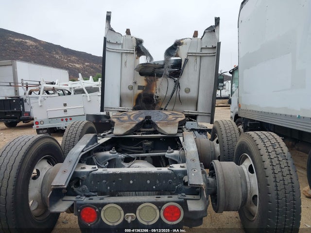 41363266 :رقم المزاد ، 3WKAD79X4CF307003 vin ، 2012 Kenworth Construction T660 مزاد بيع