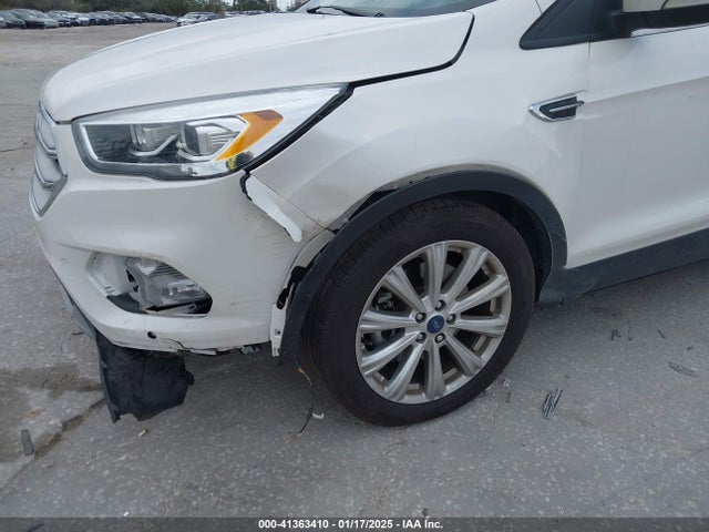 Ford Escape Titanium 2018 1FMCU0J91JUB09300 Image 17