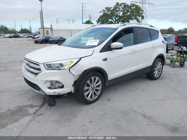 Ford Escape Titanium 2018 1FMCU0J91JUB09300 Image 2