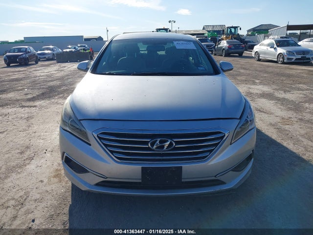 Hyundai SONATA SE 2016 5NPE24AFXGH359508 Image 12
