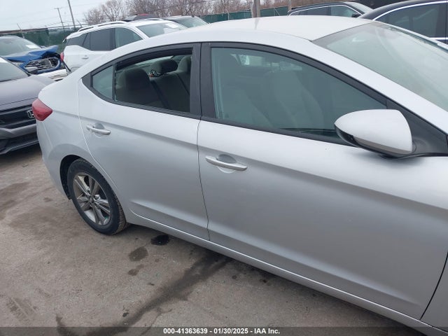 Hyundai ELANTRA SEL 2018 KMHD84LF1JU525091 Image 12