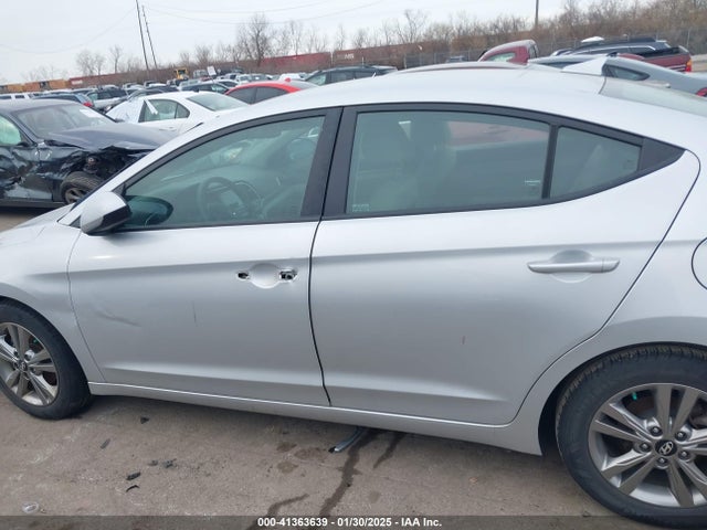 Hyundai ELANTRA SEL 2018 KMHD84LF1JU525091 Image 13