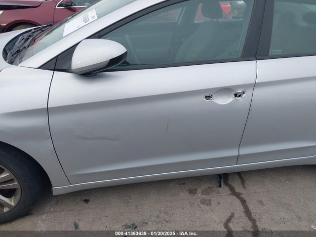 Hyundai ELANTRA SEL 2018 KMHD84LF1JU525091 Image 16