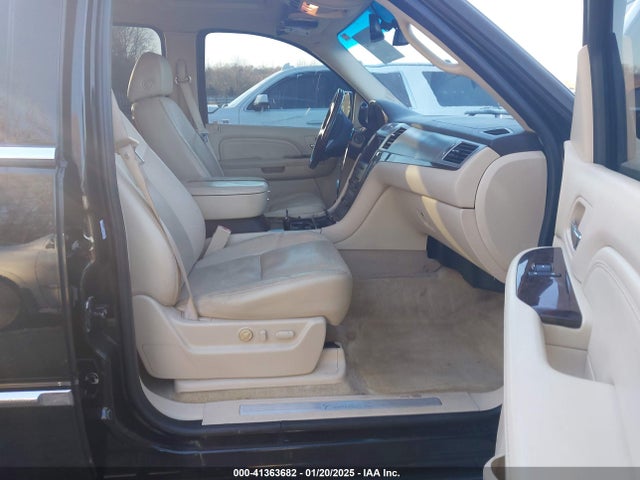 2008 CADILLAC ESCALADE ESV 1GYFC66898R184664 Photo 4