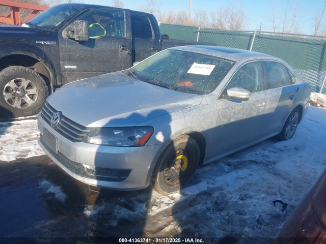 Volkswagen Passat 1.8t Se 2014 1VWBT7A3XEC049338 Image 2