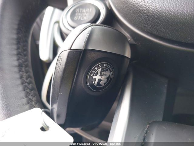 2023 ALFA ROMEO STELVIO ZASPAKBN6P7D56722 Photo 10