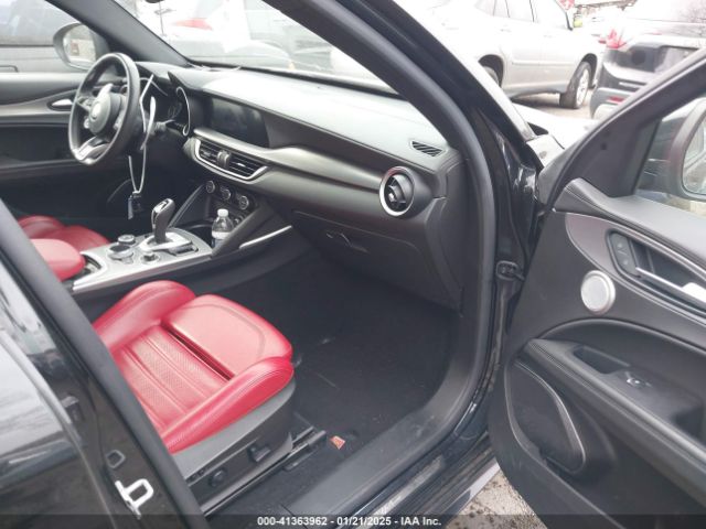 2023 ALFA ROMEO STELVIO ZASPAKBN6P7D56722 Photo 4