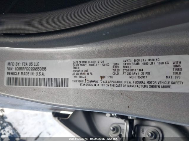 2025 RAM 1500 1C6RRFGG9SN550698 Photo 8