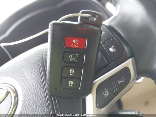 Toyota Highlander Limited Platinum 2018 5TDDZRFH3JS914704 Image 11