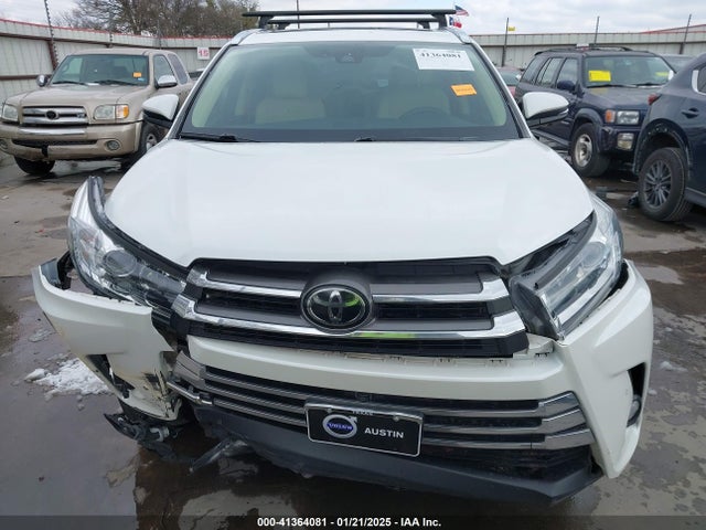 Toyota Highlander Limited Platinum 2018 5TDDZRFH3JS914704 Image 12