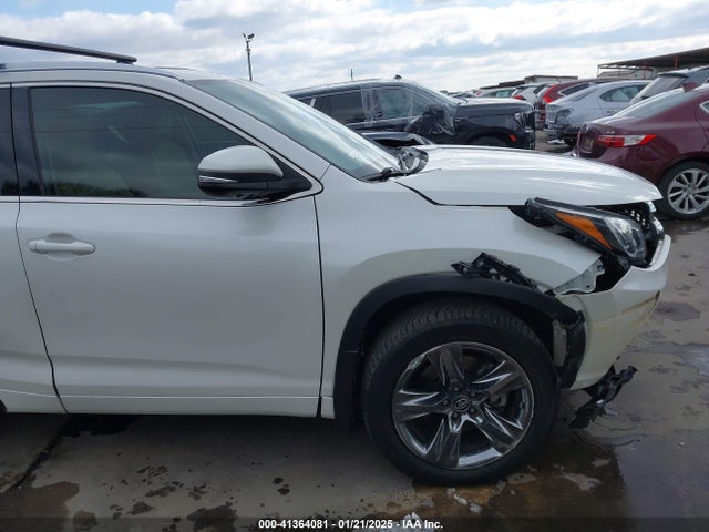 Toyota Highlander Limited Platinum 2018 5TDDZRFH3JS914704 Image 18