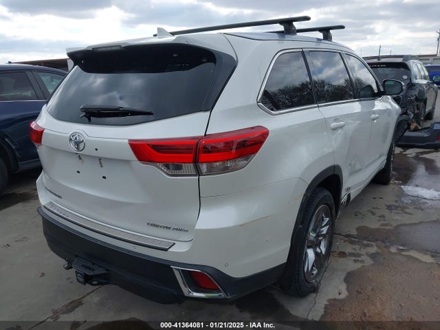 Toyota Highlander Limited Platinum 2018 5TDDZRFH3JS914704 Image 4