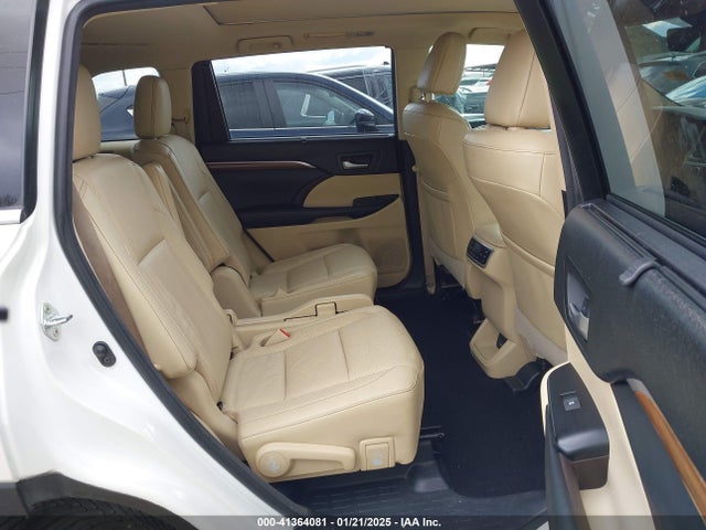 Toyota Highlander Limited Platinum 2018 5TDDZRFH3JS914704 Image 8