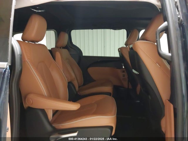 Chrysler Pacifica Pinnacle 2022 2C4RC1PG4NR203283 Image 8