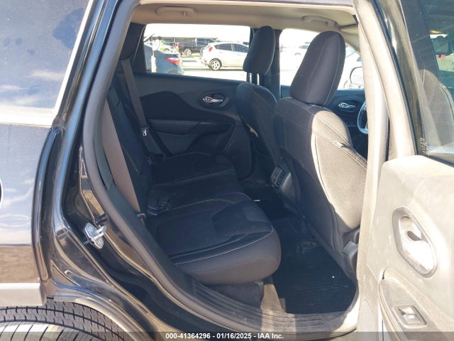 Jeep Cherokee Latitude 2015 1C4PJLCBXFW655718 Image 8