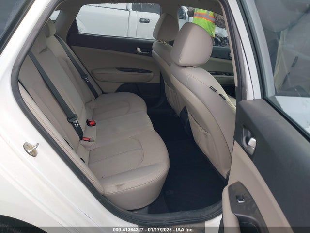 KIA Optima Lx 2018 5XXGT4L31JG250981 Image 8